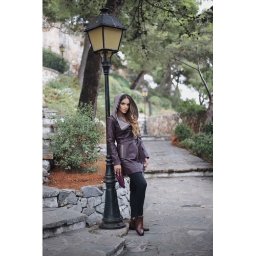 Botines de piel con elástico y tachuelas