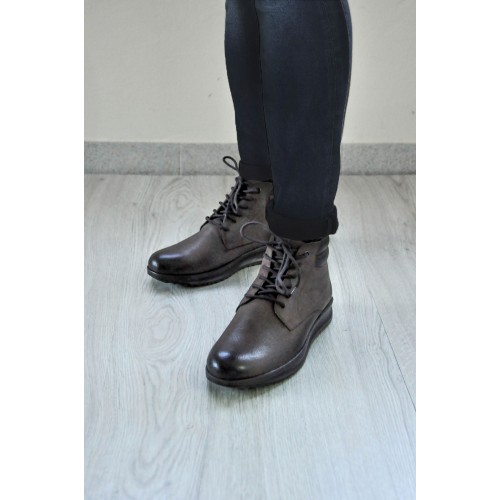 Botines de piel con degradado y cordones