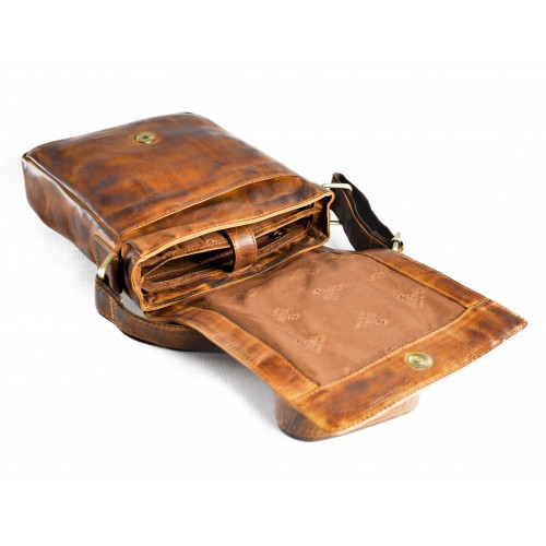 Bandolera de piel estilo vintage 26x22x7 cm NOCKA Zerimar - 6