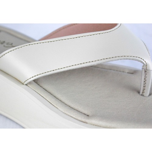 Chanclas de piel con plataforma modelo DMR