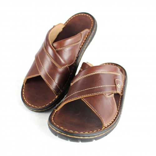 Sandalia de piel cruzada modelo JAMADA