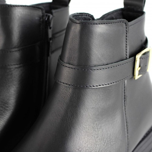 Botines de piel con hebilla y cremallera modelo TENGA