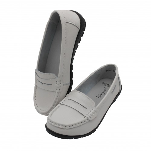 Mocasines de piel con suela negra