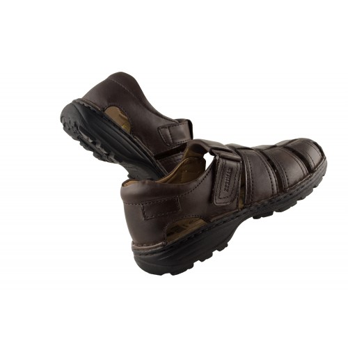 Sandalia de piel cerrada modelo KUNO