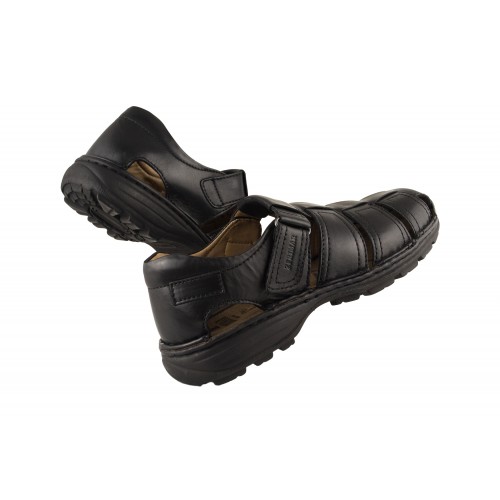 Sandalia de piel cerrada con velcro modelo KUNO