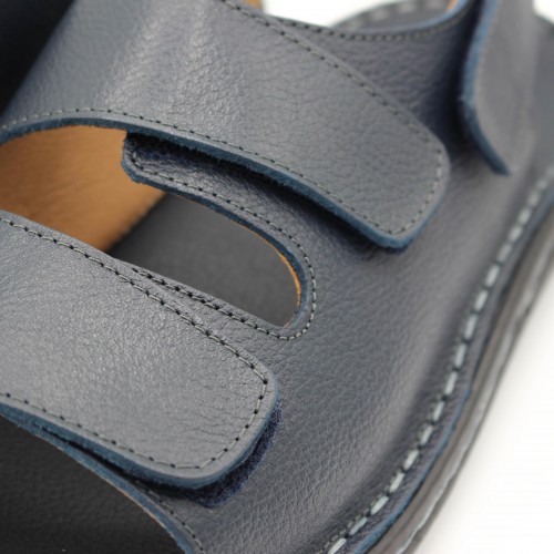 Sandalia de piel ajustable con velcro modelo JUKONO