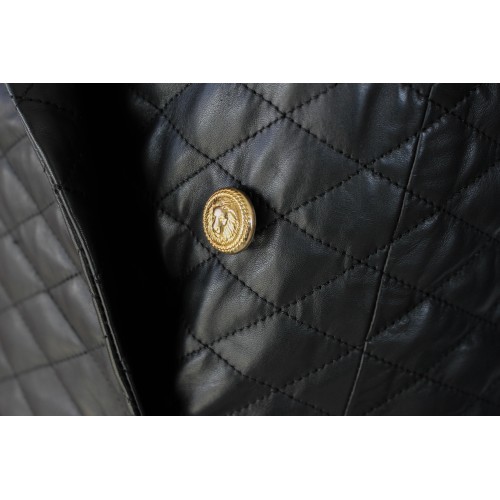 Blazer acolchada con botones modelo DOFANA