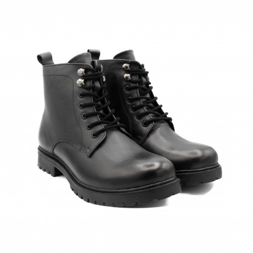 Botas con suela track de piel con cordones estilo militar