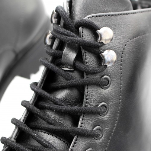 Botas con suela track de piel con cordones estilo militar