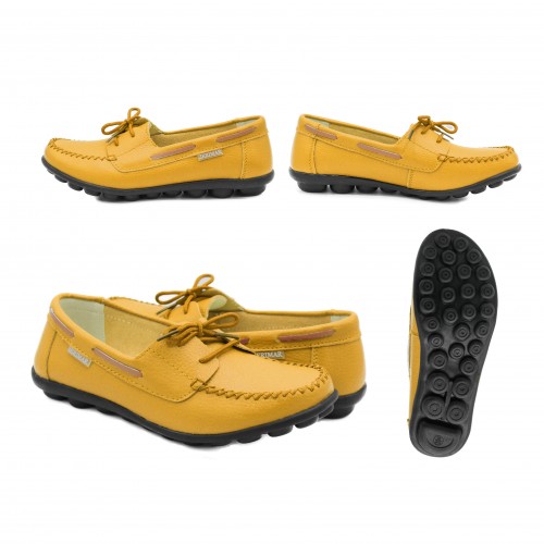 Mocasines de piel con cordones y suela negra