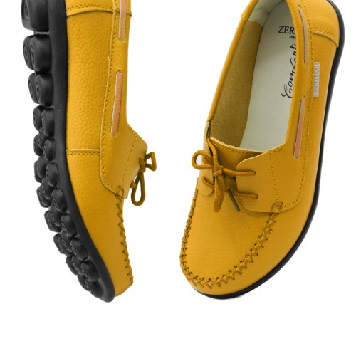 Mocasines de piel con cordones y suela negra