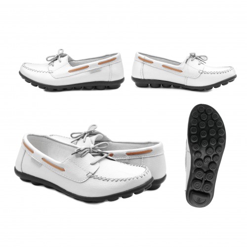 Mocasines de piel con cordones y suela negra