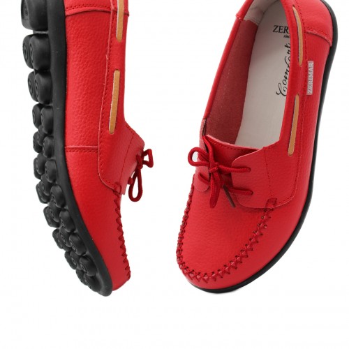 Mocasines de piel con cordones y suela negra