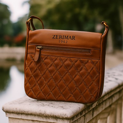 Bolso de piel grabado 26x25x8 cm ZONE