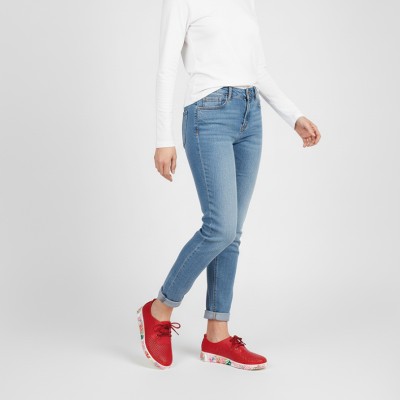 Sneakers de piel calada con suela de flores