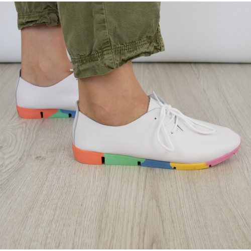 Zapatos de piel con cordones y suela goma flexible