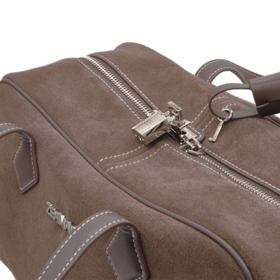 Bolso de serraje de hombro con candado y llave 34x20x12 cm