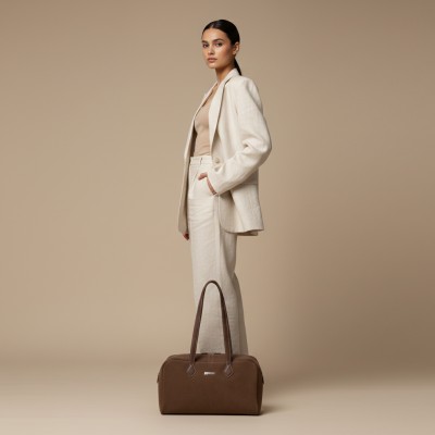 Bolso de serraje de hombro con candado y llave 34x20x12 cm