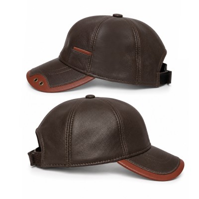 Gorra de cuero con detalle y cierre ajustable
