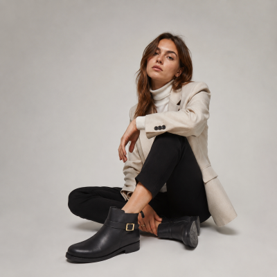 Botines de piel con hebilla y cremallera modelo TENGA