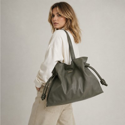 Bolso clutch de hombro grande en piel 40x30x14 cm