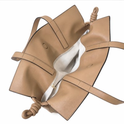 Bolso clutch de hombro grande en piel 40x30x14 cm