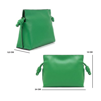 Bolso clutch bandolera pequeño en piel 24x18x9,5 cm