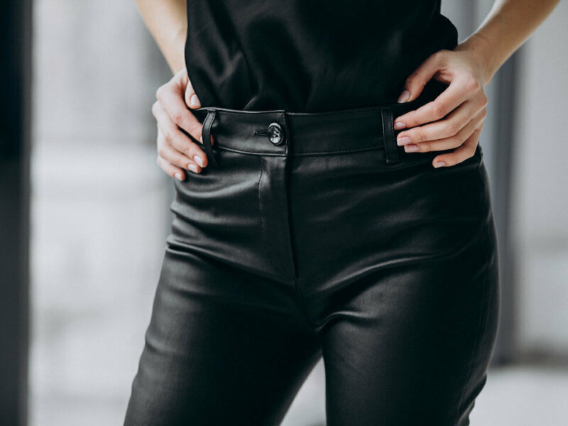 Cómo encoger unos pantalones de cuero: Mitos y soluciones